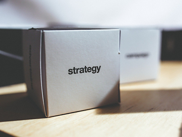 Eine graue Box mit der Auschrift Strategy